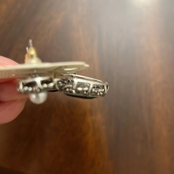 Totally New Tear drop earrings. - Picture 6 of 6